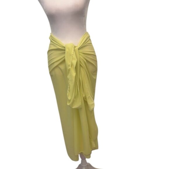 Chic Light Yellow Sheer Wrap approximately 43x70” so many ways to style worn 1x - Picture 3 of 7